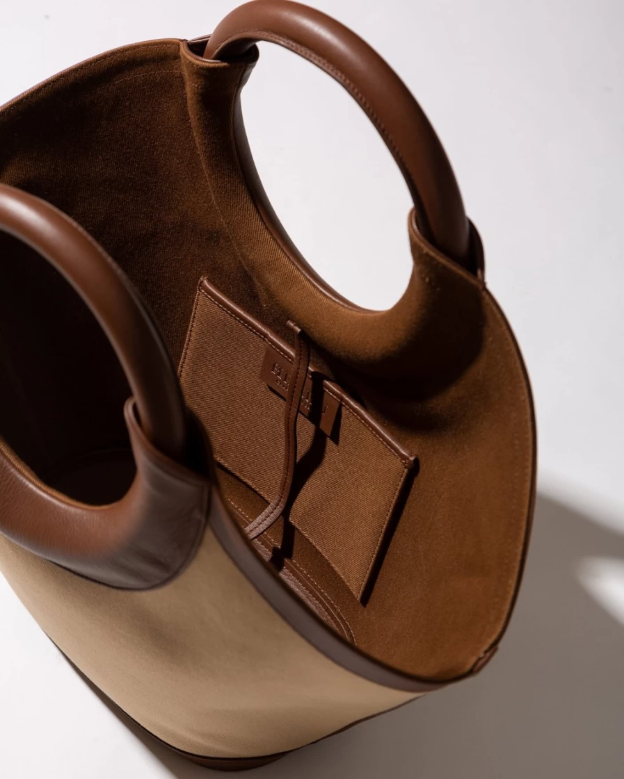 Hereu Studio Women's Cabasso Canvas Bag in Taupe & Chestnut