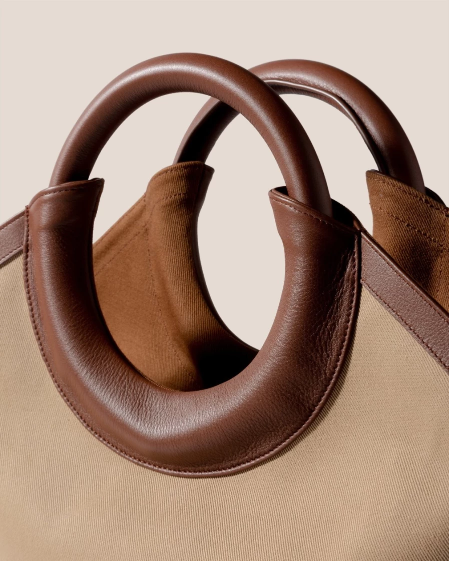 Hereu Studio Women's Cabasso Canvas Bag in Taupe & Chestnut