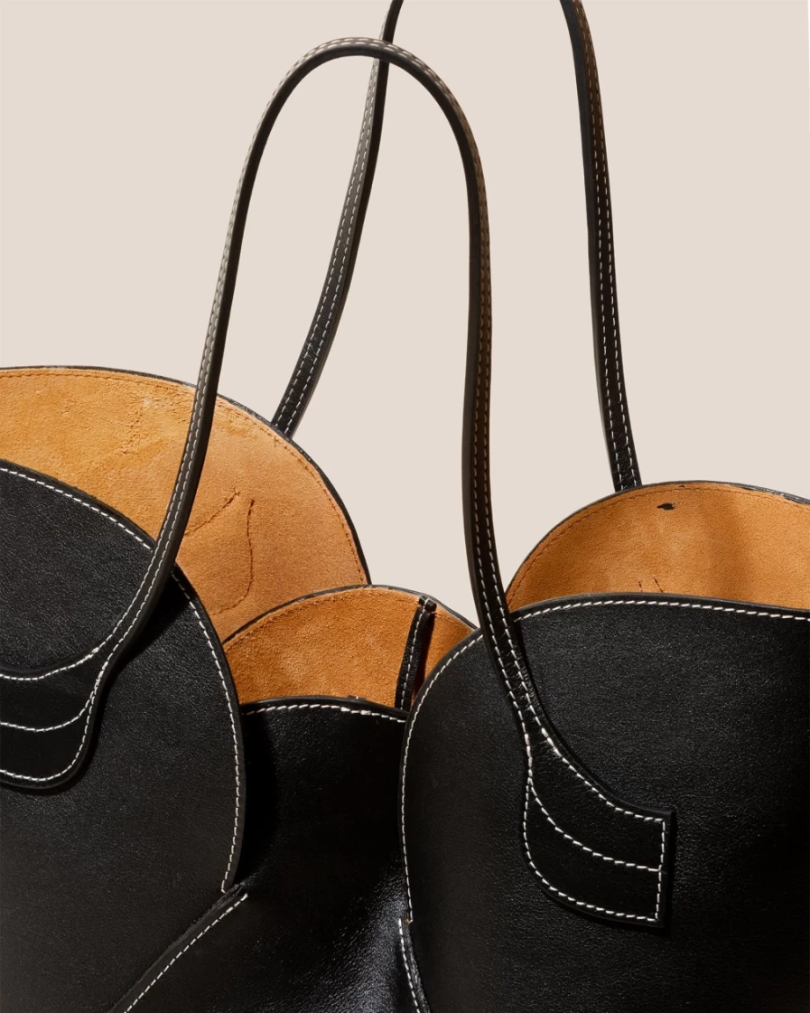 Hereu Studio Women's Sepal Black Handbag