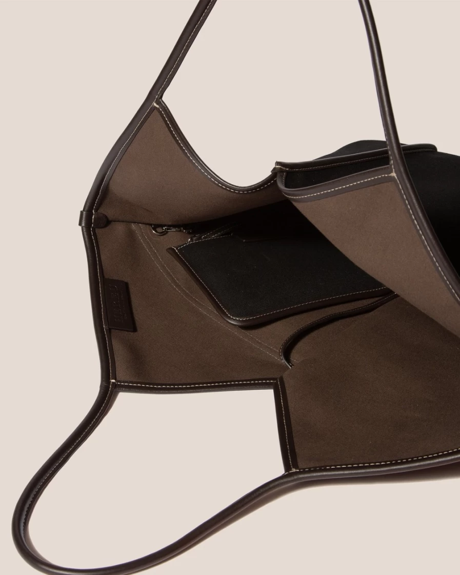 Hereu Studio Duna Women's Handbag in Black & Dark Brown – Premium Leather Crossbody Bag